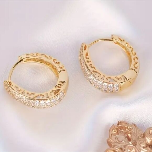 1 Pair Glittering Gold or Silver Plated Hoop Earrings with Micro Zircons - Picture 8 of 13
